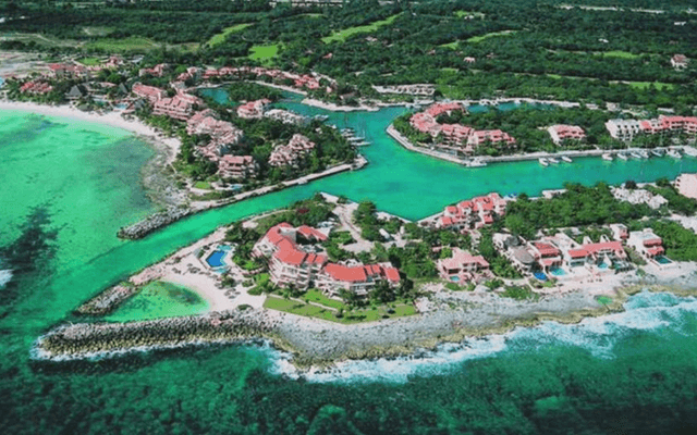 Taxi del Aeropuerto de Cancún a Puerto Aventuras